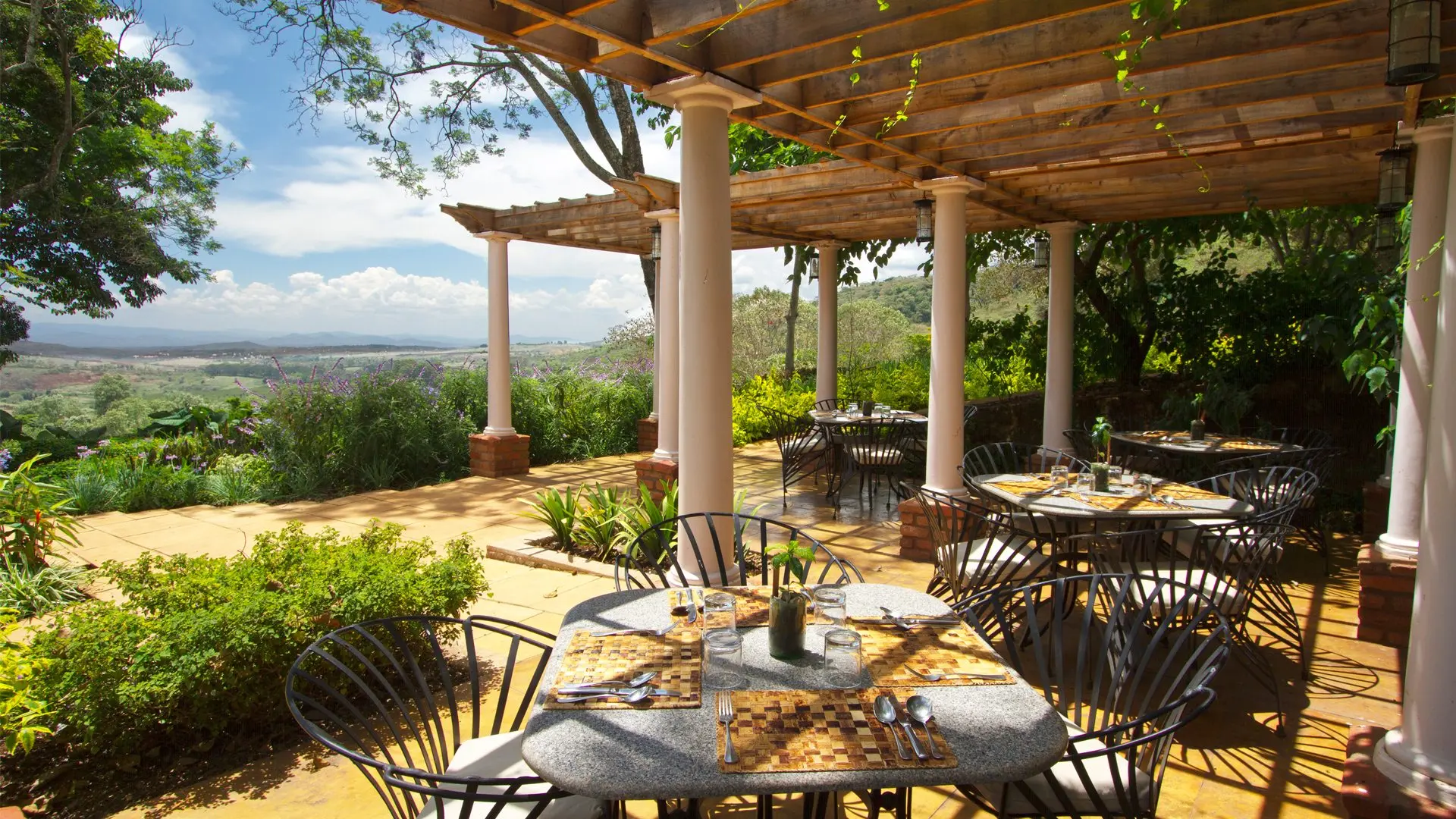 Best accommodation options on Serengeti family safari